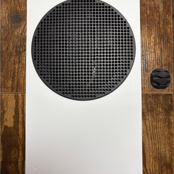 Xbox Series S Digital Edition (Used with cords) - Picture 2 of 14